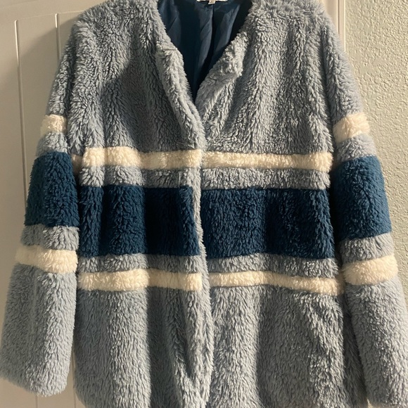 Fuzzy Woven Heart Jacket - Picture 2 of 2